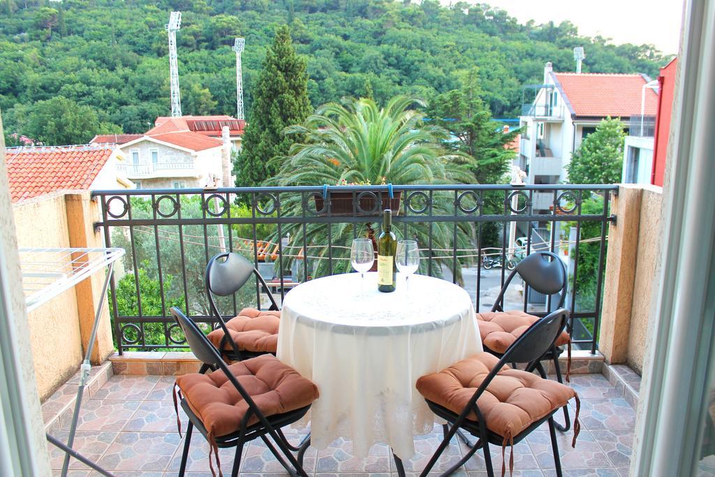 Apartments Djedovic Petrovac エクステリア 写真